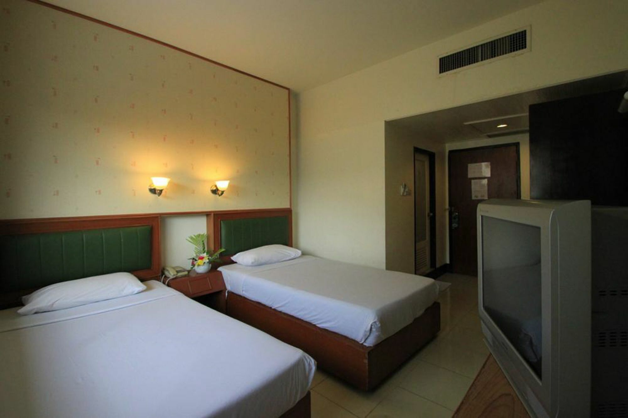 River Inn Канчанабури Екстериор снимка